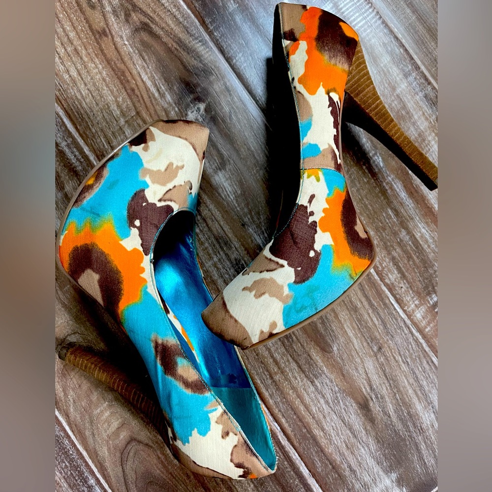 Carlos Santana Platform Heels | Fun Graphic Print | Orange/Blue/Cream | Size 8